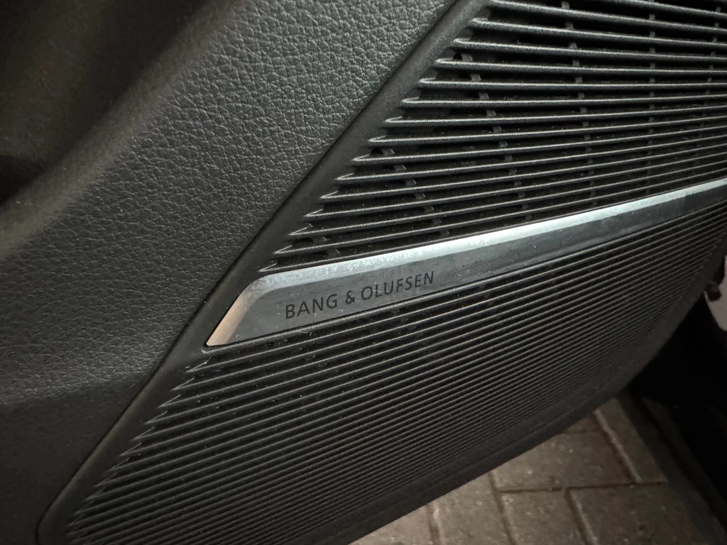Audi RSQ8 – foto 17