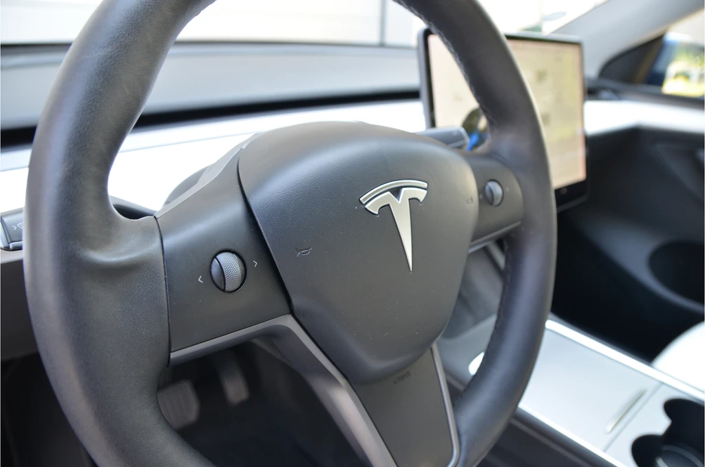 Tesla Model Y – foto 16