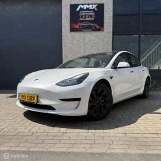 Tesla Model 3 – thumbnail 1