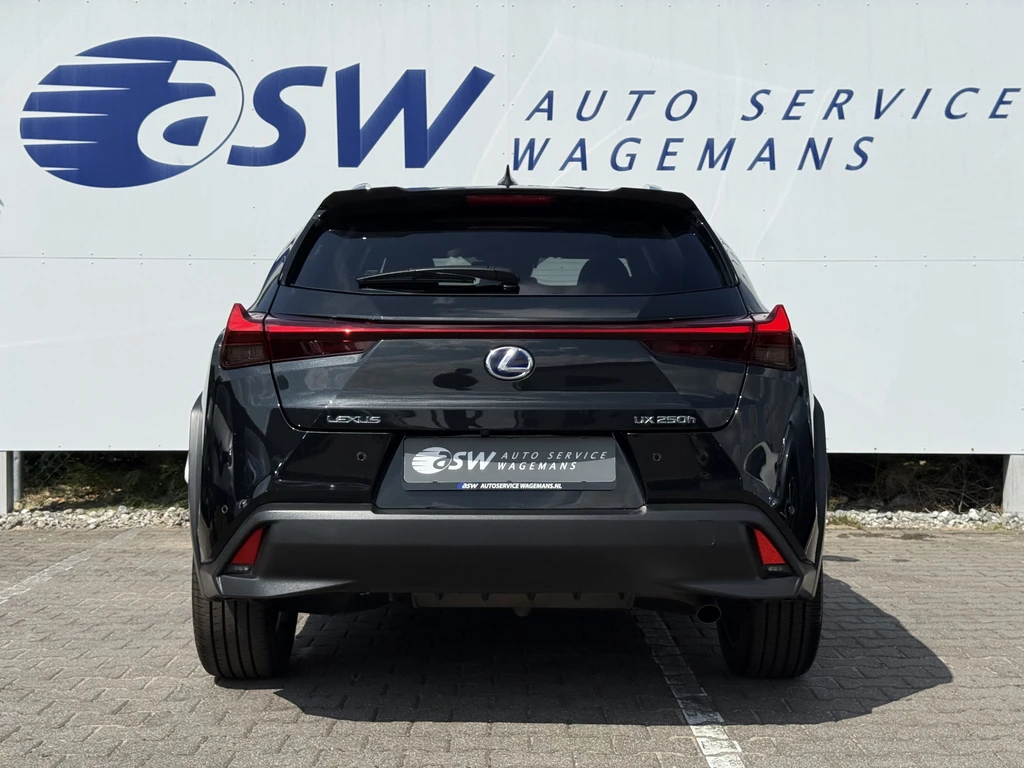 Lexus UX – foto 4