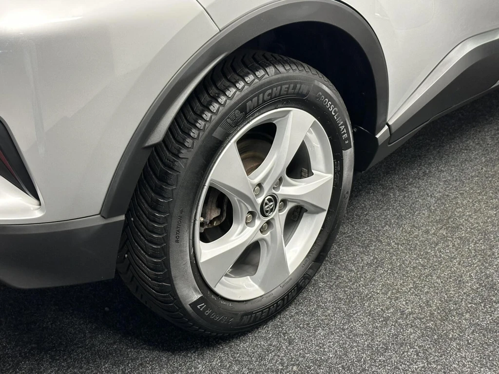 Toyota C-HR – foto 10