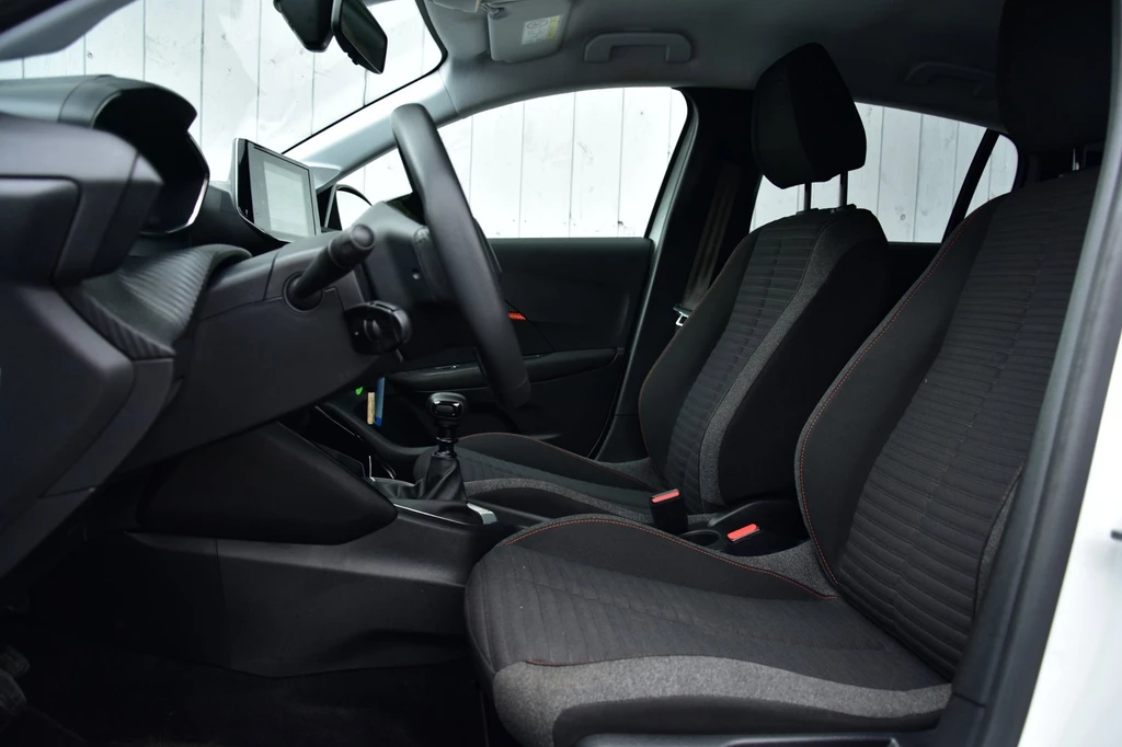 Peugeot 208 – foto 12