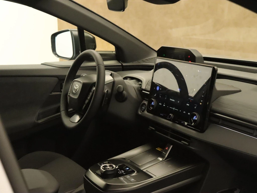 Toyota C-HR+ – foto 24