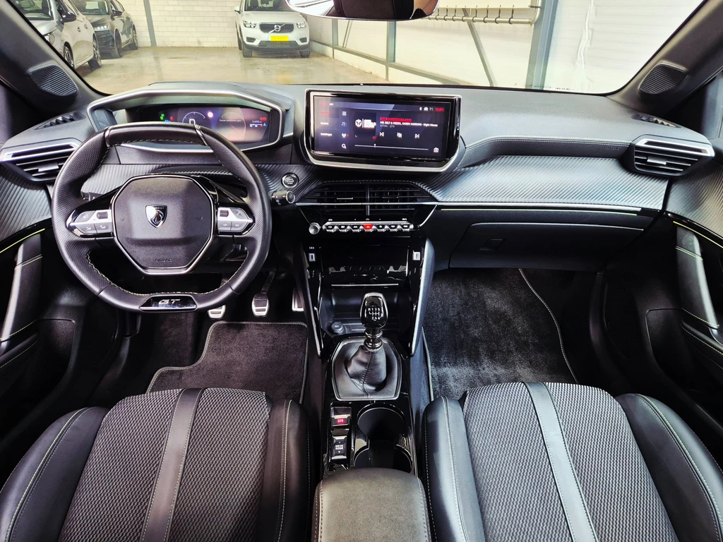 Peugeot 208 – foto 13