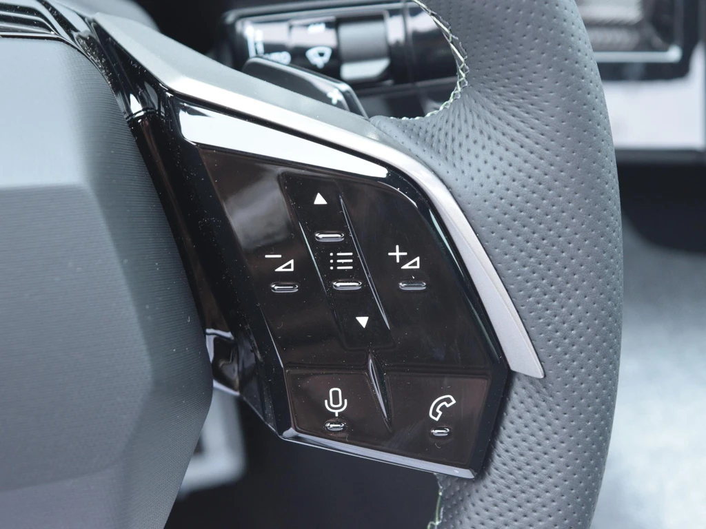 Peugeot e-3008 – foto 18