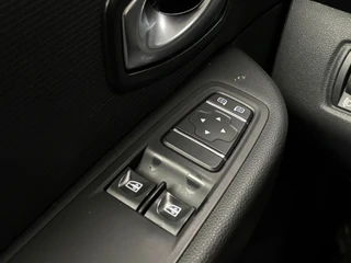 Renault Clio – thumbnail 24