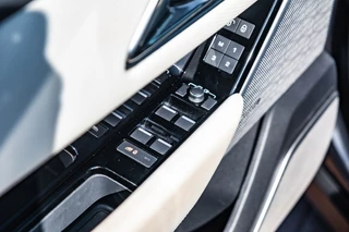 Land Rover Range Rover Velar – thumbnail 16