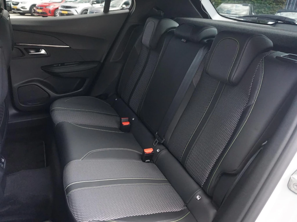 Peugeot e-2008 – foto 32