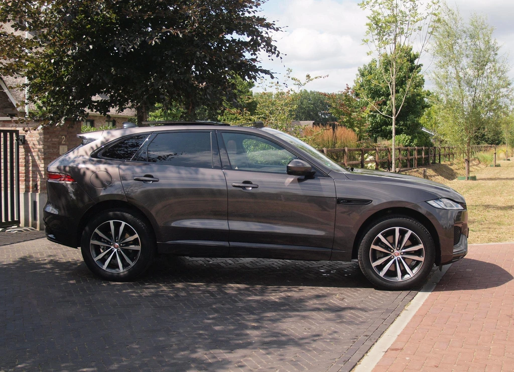 Jaguar F-PACE – foto 7