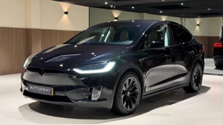 Tesla Model X – thumbnail 1