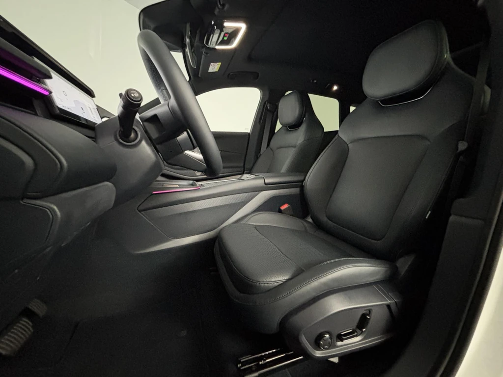 Lynk & Co 08 – foto 11