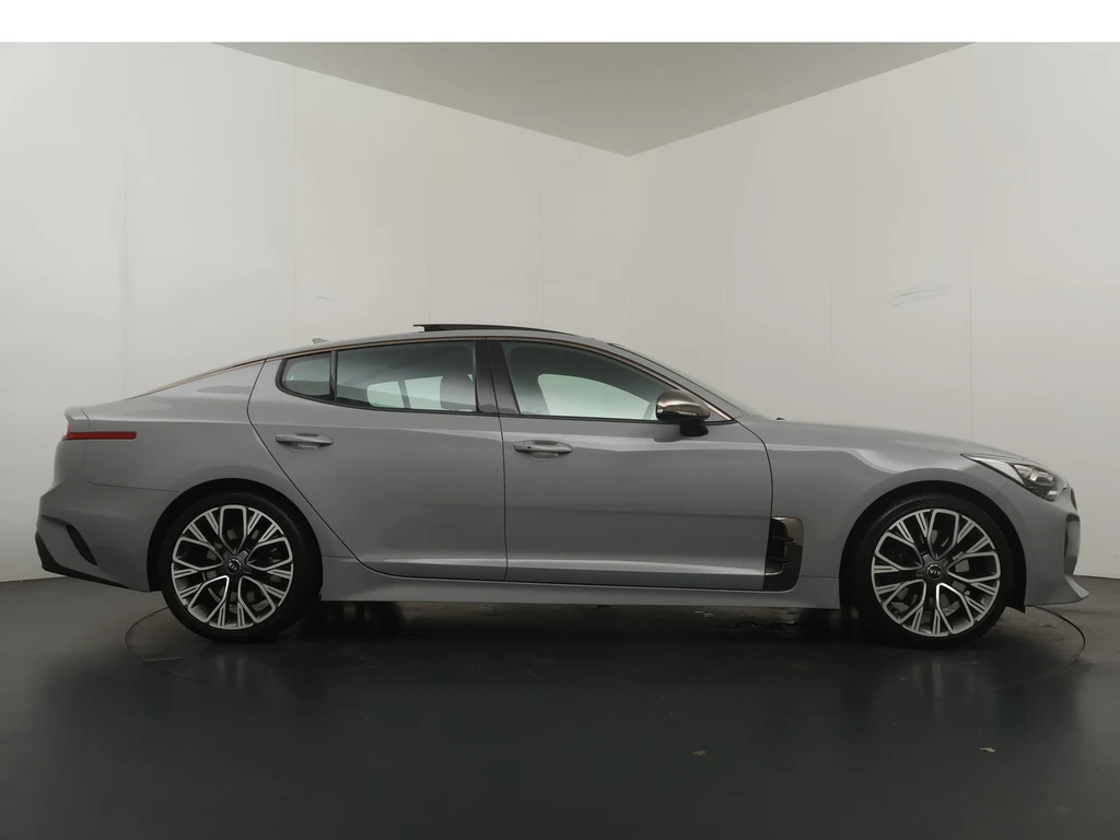 Kia Stinger – foto 9
