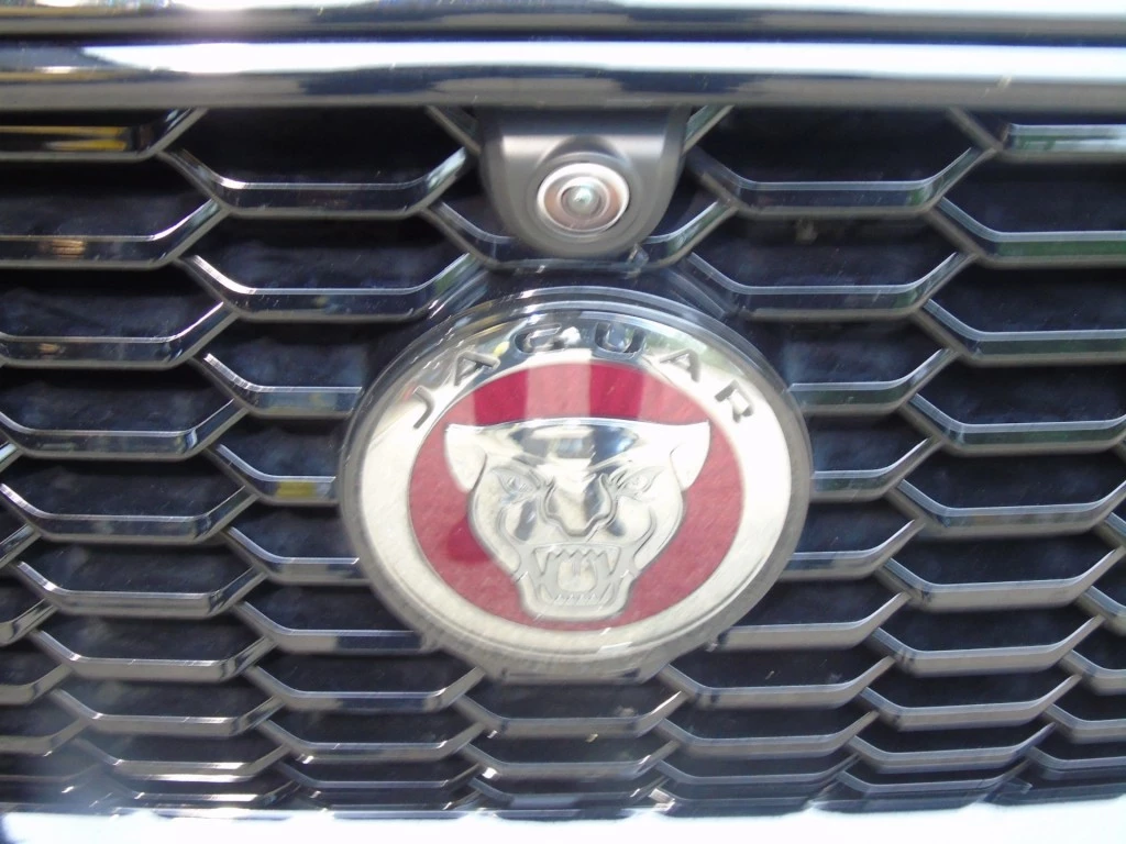 Jaguar XE – foto 19