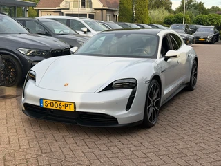 Porsche Taycan – thumbnail 1