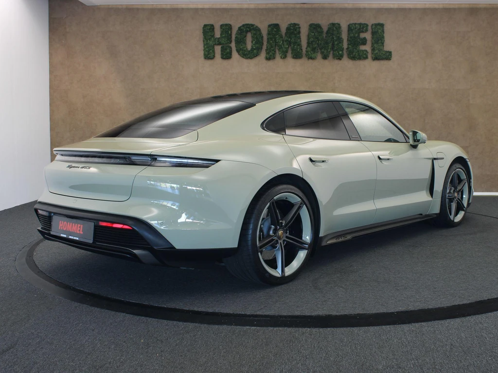 Porsche Taycan – foto 6