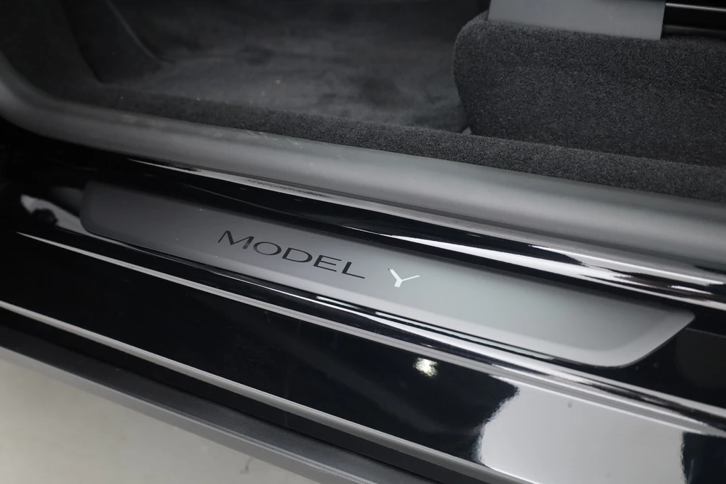 Tesla Model Y – foto 11