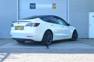Tesla Model 3 – thumbnail 3