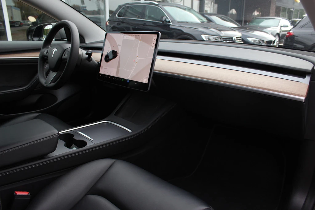 Tesla Model 3 – foto 8