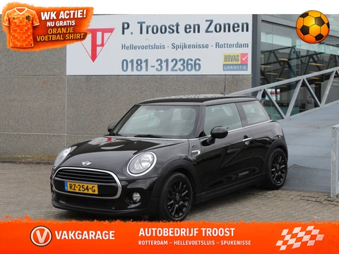 MINI Cooper Mini 1.5 Business Navigatie/Airco/Cruise control/Spraakbediening/Bluetooth/Multifunctioneel stuurwiel/16'' Lichtmetalen velgen/Elektrische ramen/Elektrisch verstelbare spiegels.