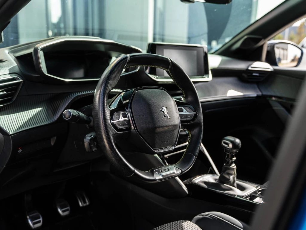 Peugeot 208 – foto 11
