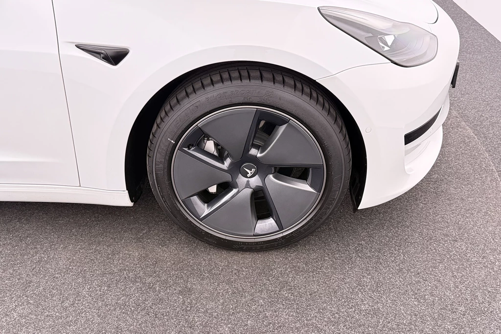 Tesla Model 3 – foto 8