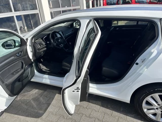 Renault Mégane Estate – thumbnail 33