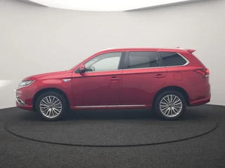 Mitsubishi Outlander – thumbnail 3