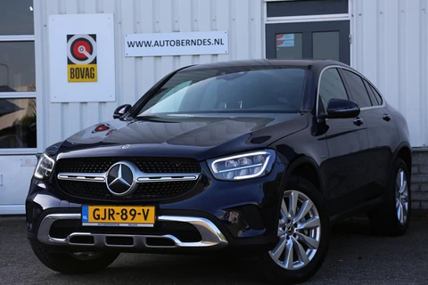 Mercedes-Benz GLC Coupé 300e PHEV Plug in hybride 4MATIC*Perfect MB Onderh.*1ste Eig*BTW*ACC/Dodehoek/Sfeer/LED/Camera/Elek. Klep/Keyless Entry+Go/Stoelverw./Memorie/Apple Carplay-Android/Parkeersens.V+A/19 inch LM*