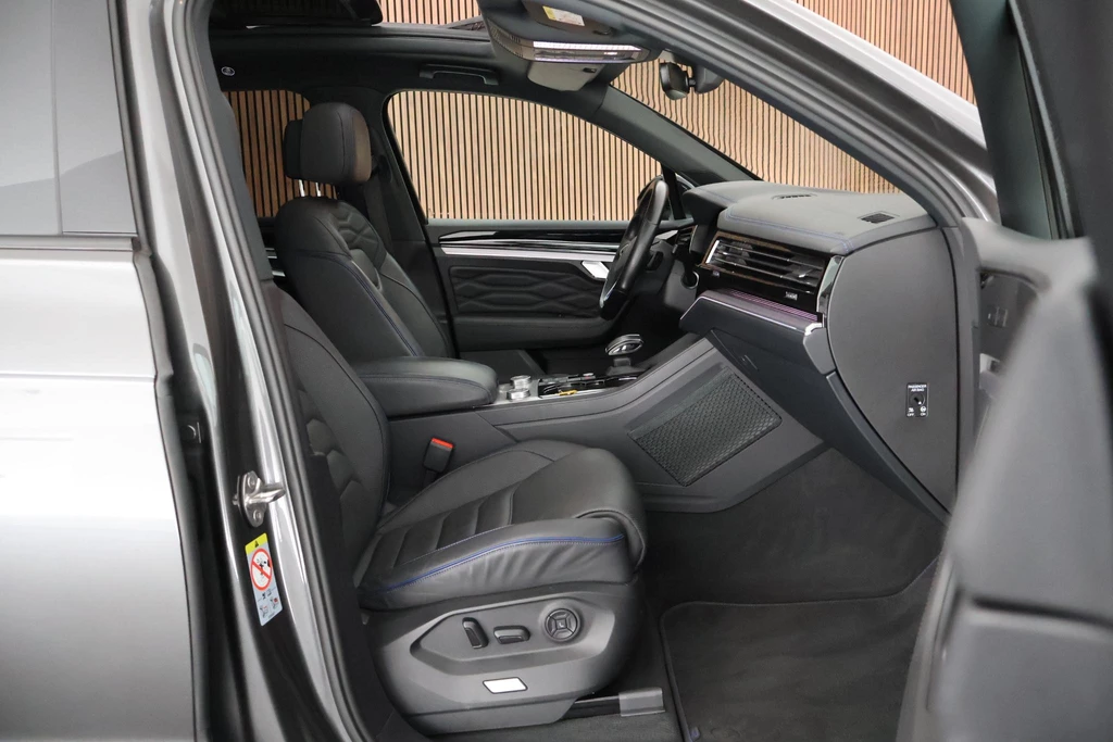Volkswagen Touareg – foto 18