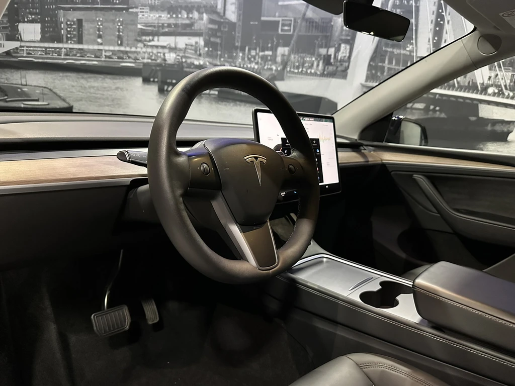 Tesla Model Y – foto 17