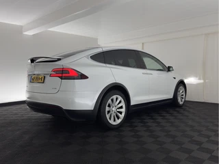 Tesla Model X – thumbnail 4