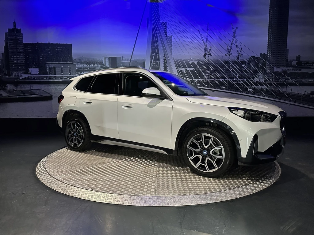 BMW iX1 – foto 15