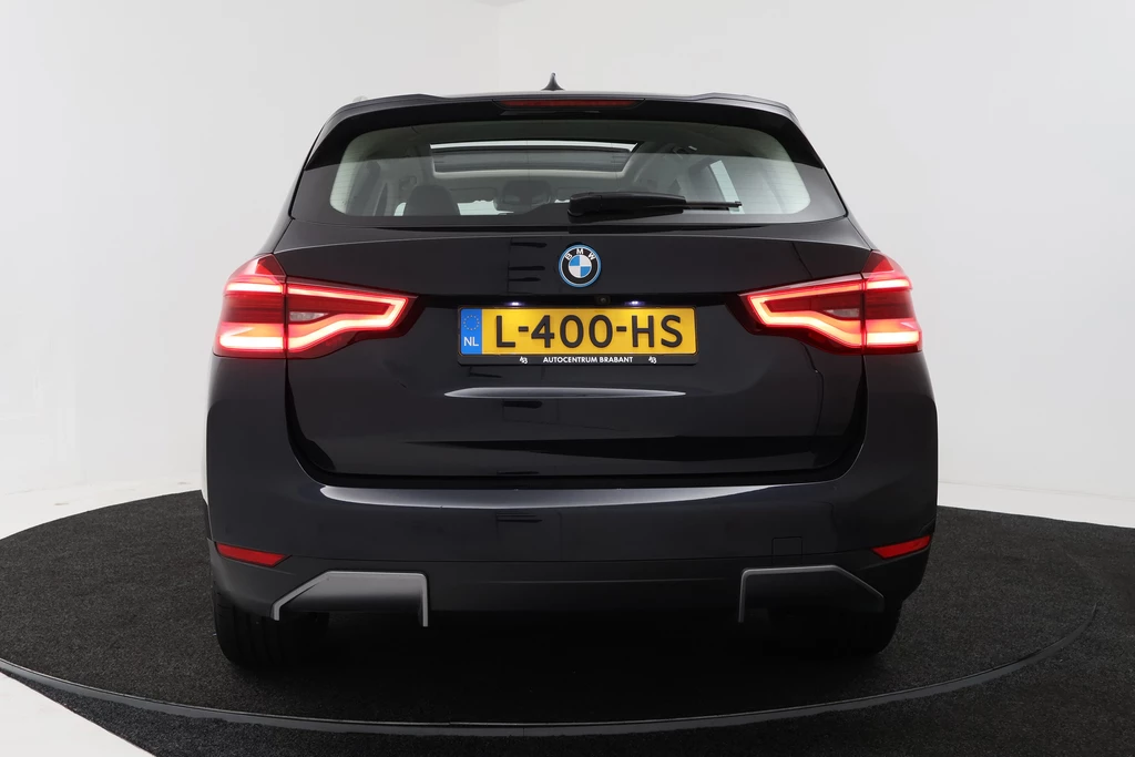BMW iX3 – foto 4