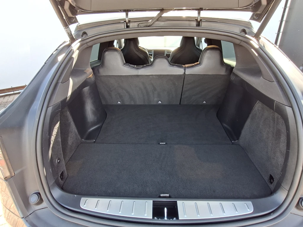 Tesla Model X – foto 25