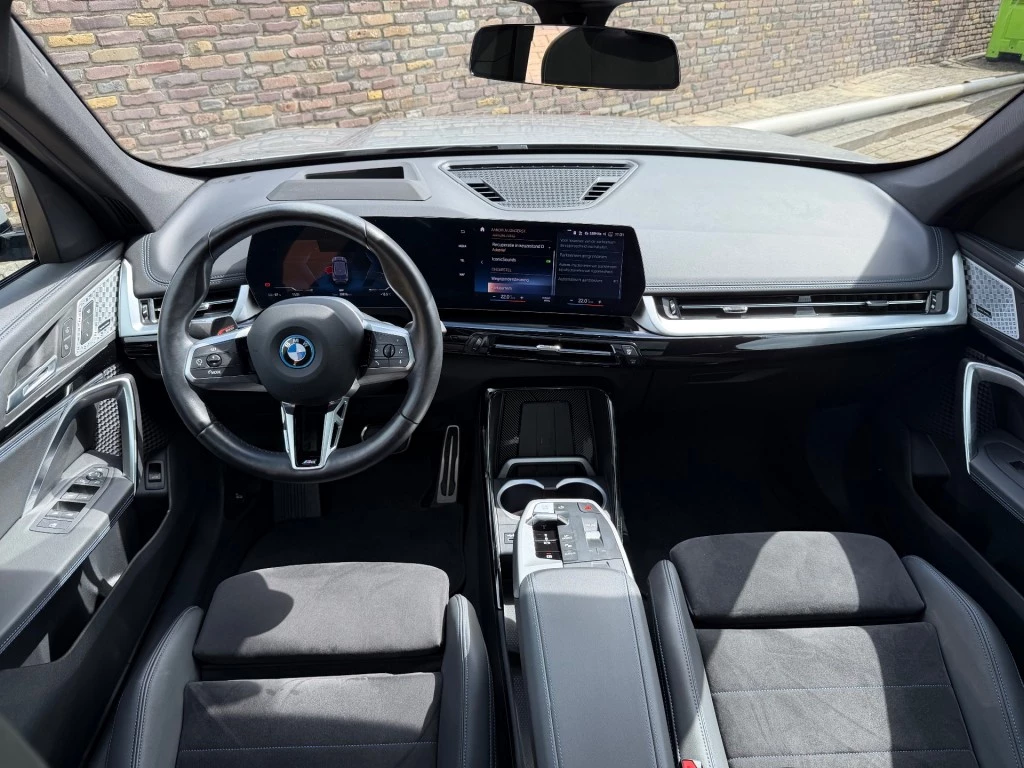 BMW iX1 – foto 9