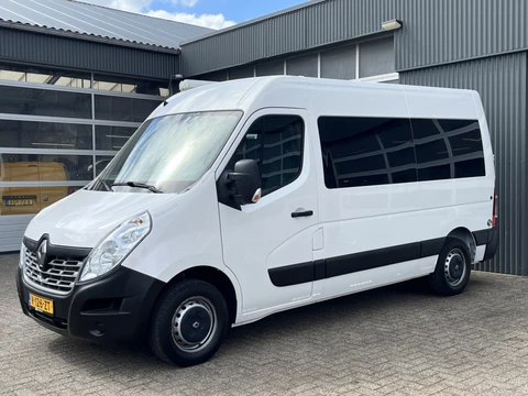 Renault Master T35 2.3 dCi L2H2 18128 km origineel!! BTW vrij!! Ideaal voor camper ombouw!! Airco Cruise controle Geïsoleerd Navigatie Luifel ruiten rondom Ex overheid  1e eigenaar