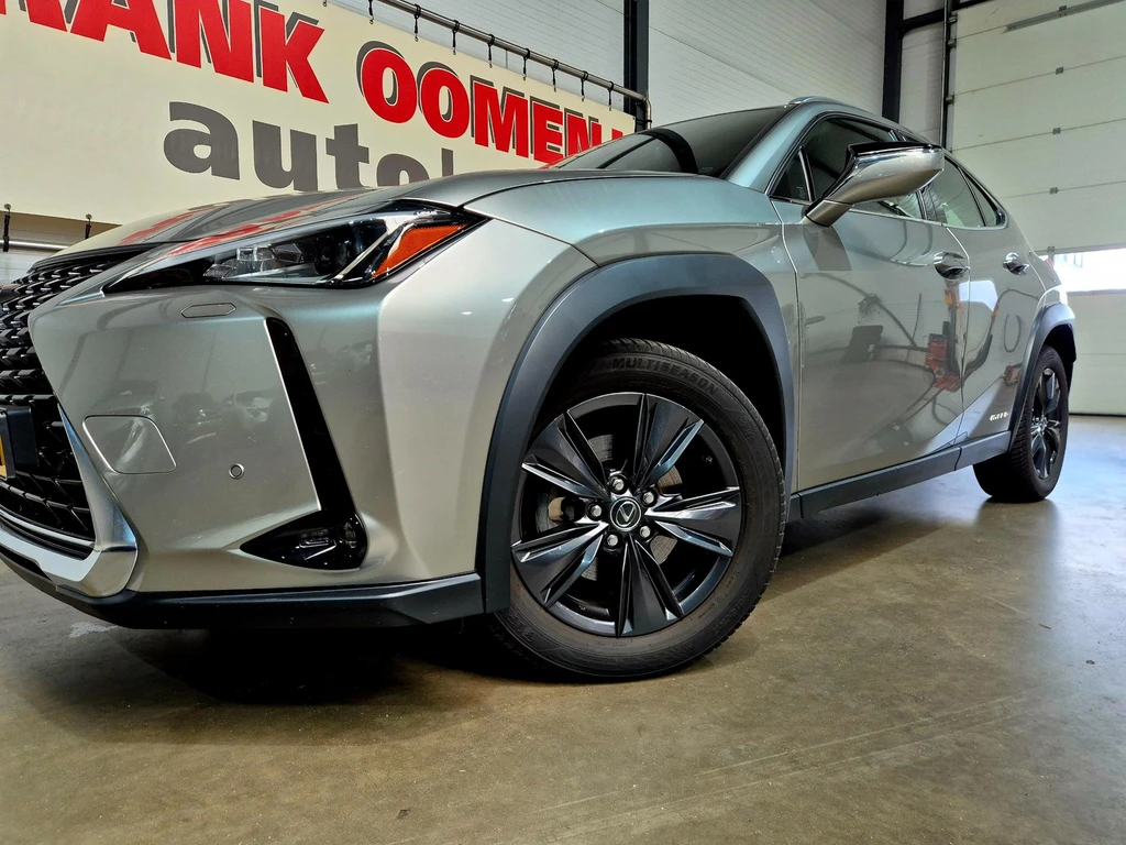 Lexus UX – foto 2