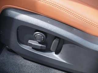 Jaguar F-PACE – thumbnail 33