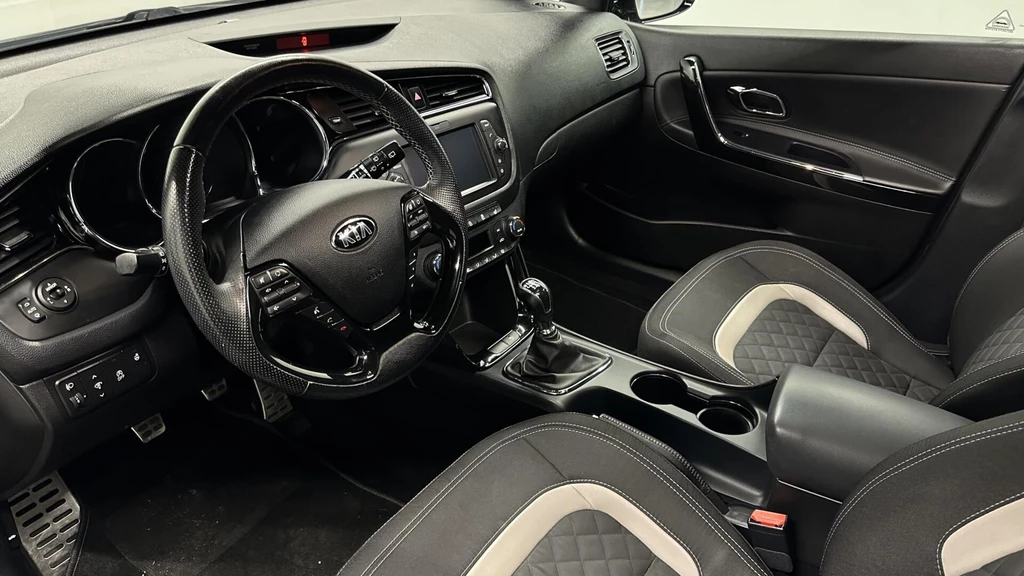 Kia cee'd – foto 17