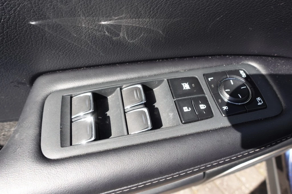 Lexus RX – foto 15