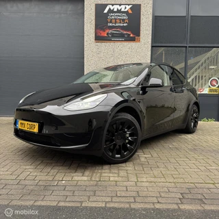 Tesla Model Y – thumbnail 1