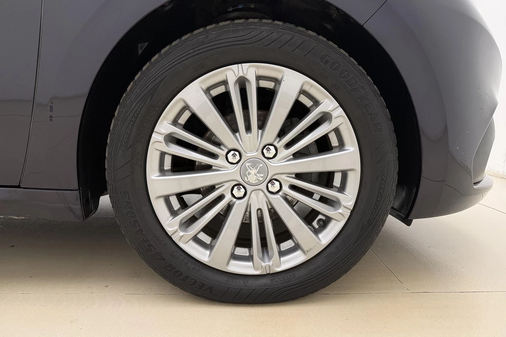 Peugeot 208 – foto 12