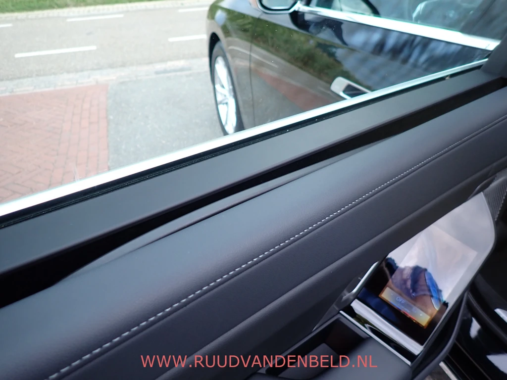 BMW i7 – foto 23