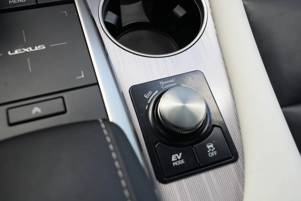 Lexus RX – foto 14
