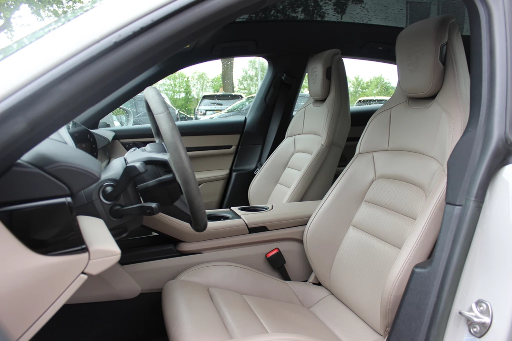 Porsche Taycan – foto 12
