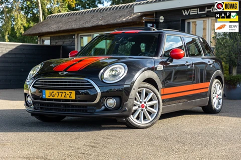 Mini Clubman 1.5 Cooper Chili Serious Business Panoramadak I Leder Alcantara I Sportstoelen I Navigatie I Stoelverwarming I NAP
