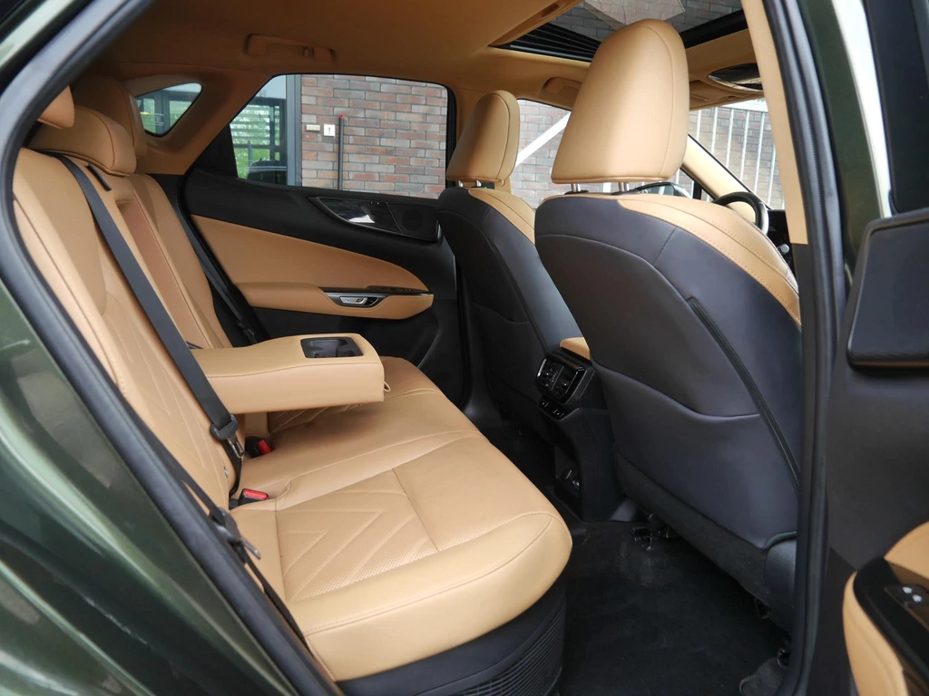 Lexus NX – foto 13