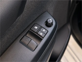 Toyota Yaris – thumbnail 24