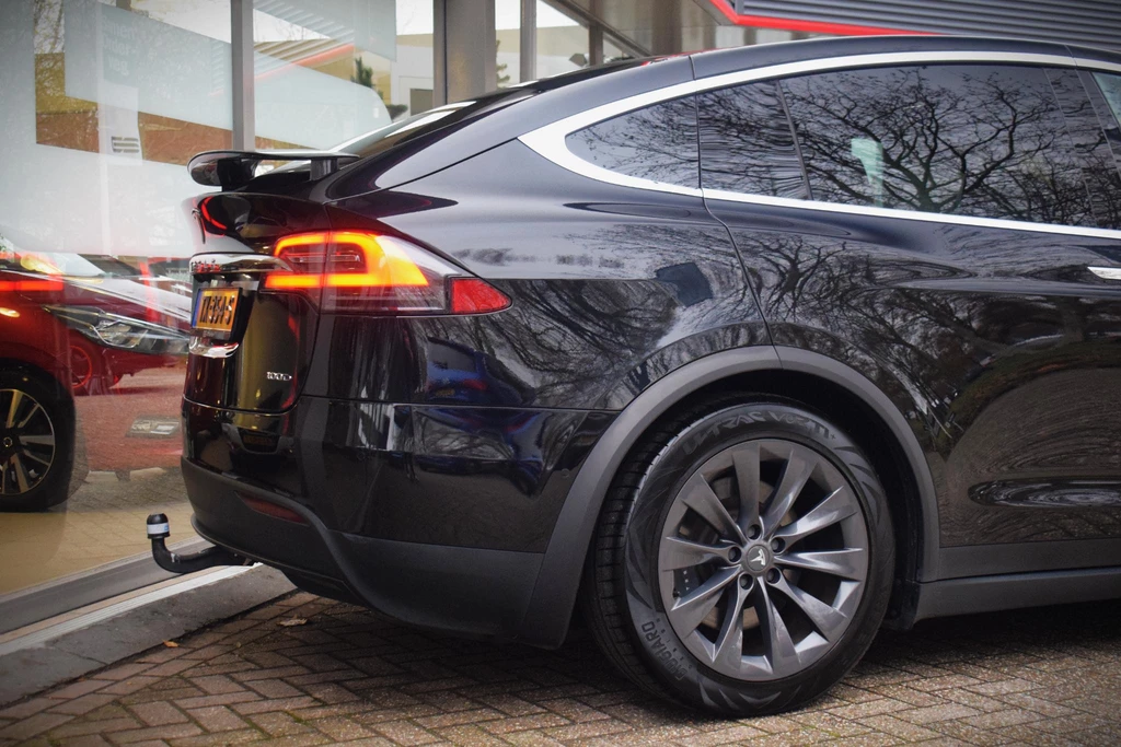 Tesla Model X – foto 6