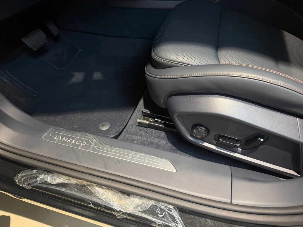 Lynk & Co 08 – foto 21
